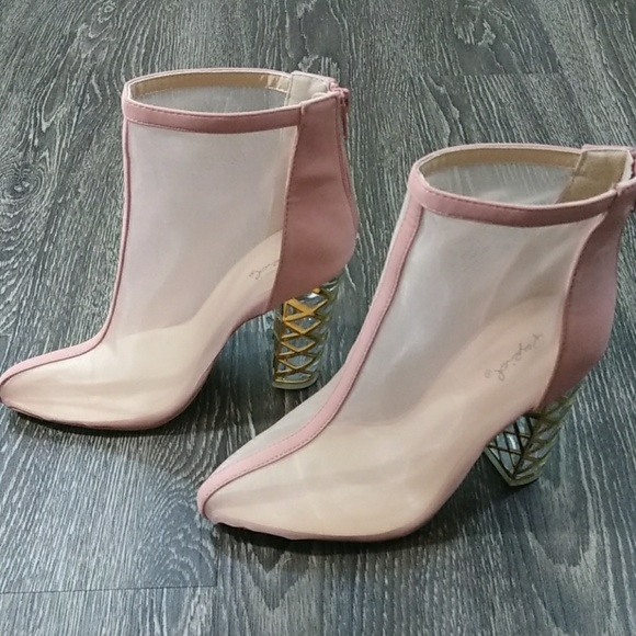 🆕 Blush Mesh Chunky Clear & Gold Heel Booties - Picture 7 of 8